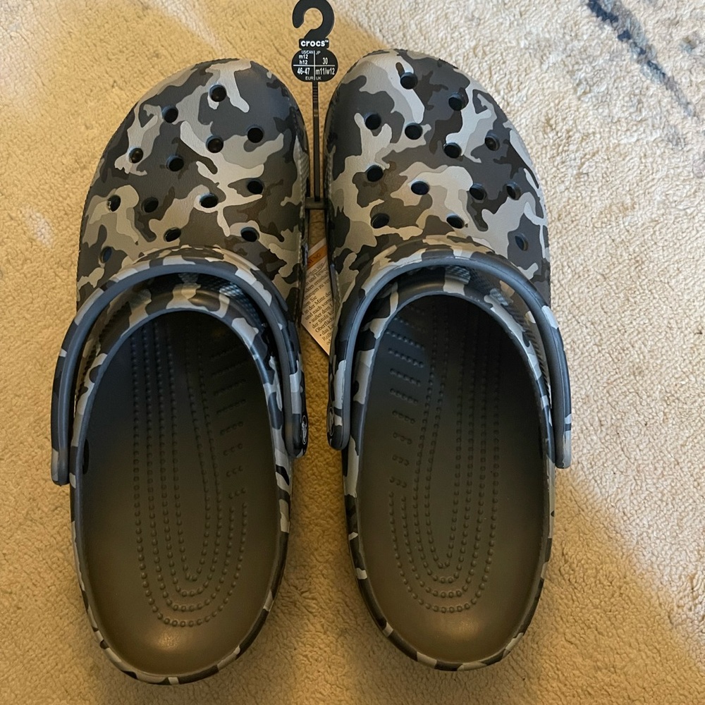 NWT Mens Crocs